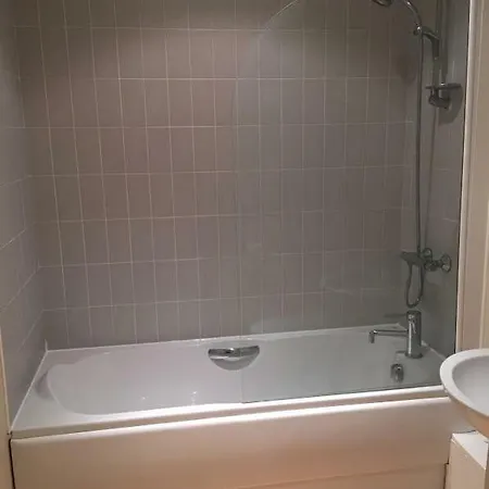 Premier * Bradford (West Yorkshire)