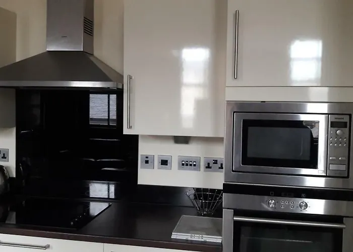 Premier * Bradford (West Yorkshire)